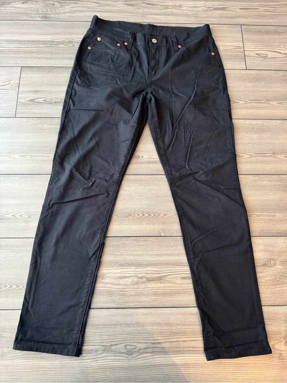 Women’s  Black Straight-Leg Jeans